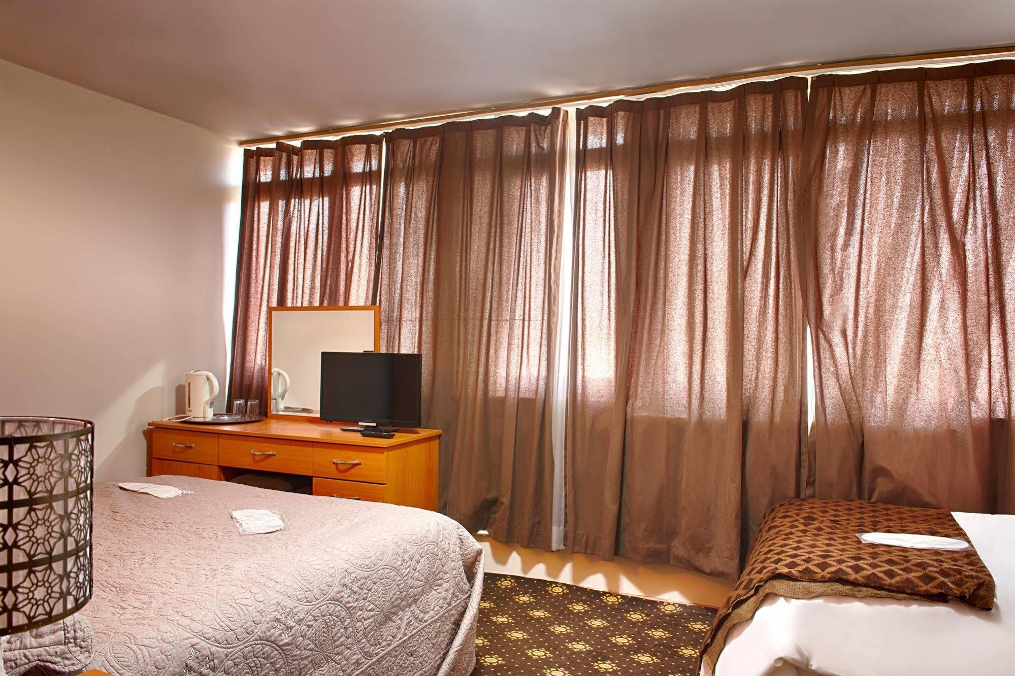 Akdeniz Hotel Istanbul Exterior photo